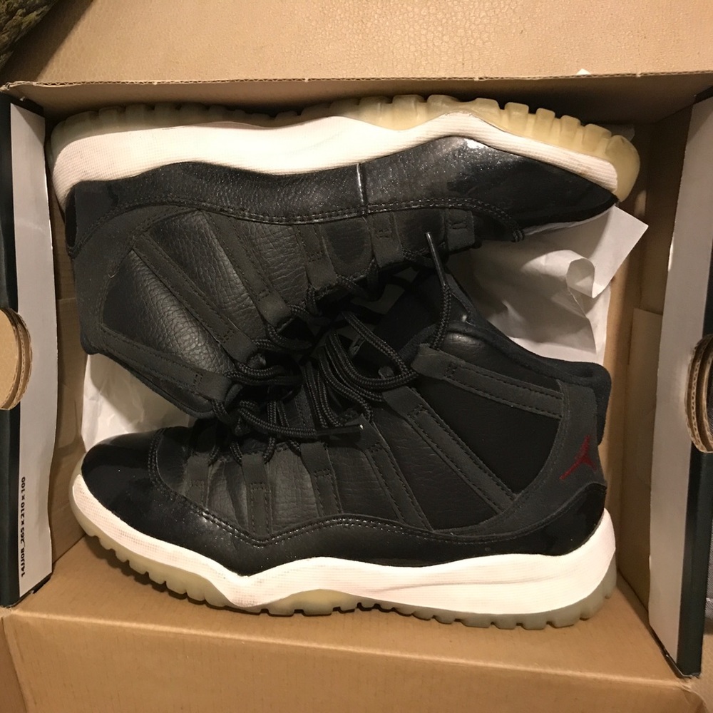 Jordan 11 Retro black/gym red/ white